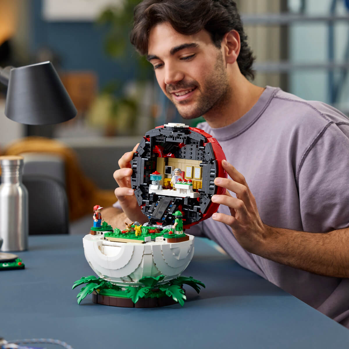 undefined - df1e9_LEGO_Pokemon_Ikonik_Egitmen_Anlari_Poke_Topu_72154.jpg