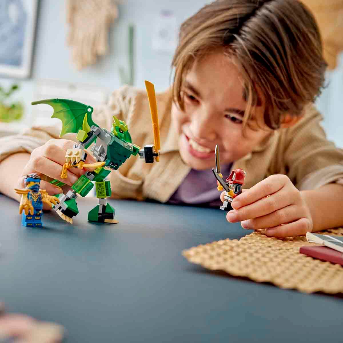 undefined - e02b2_LEGO_NINJAGO_Lloyd___un_Ejderha_Robotu_Savas_Paket.jpg