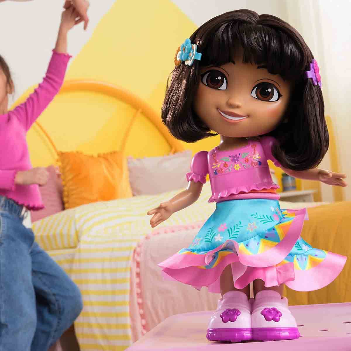 undefined - e0ce2_Dora_Sesli_Benimle_Dans_Et_Dora_Bebegi_32_cm.jpg