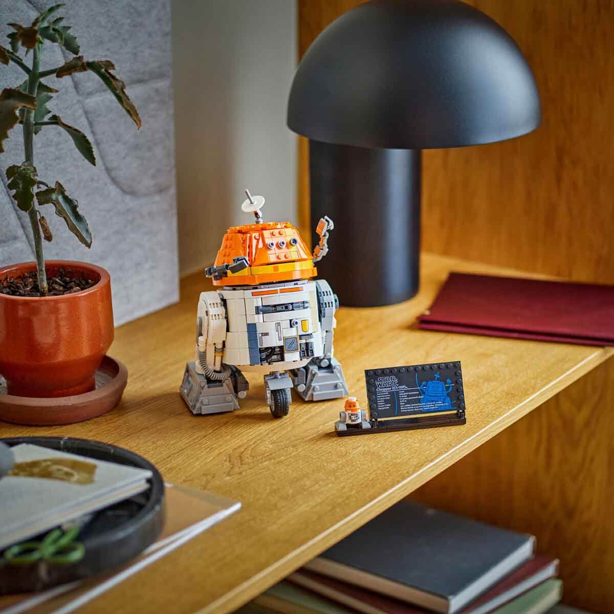 undefined - e0da9_LEGO_Star_Wars_Ahsoka_Chopper_C110P_Astromech_Droi.jpg