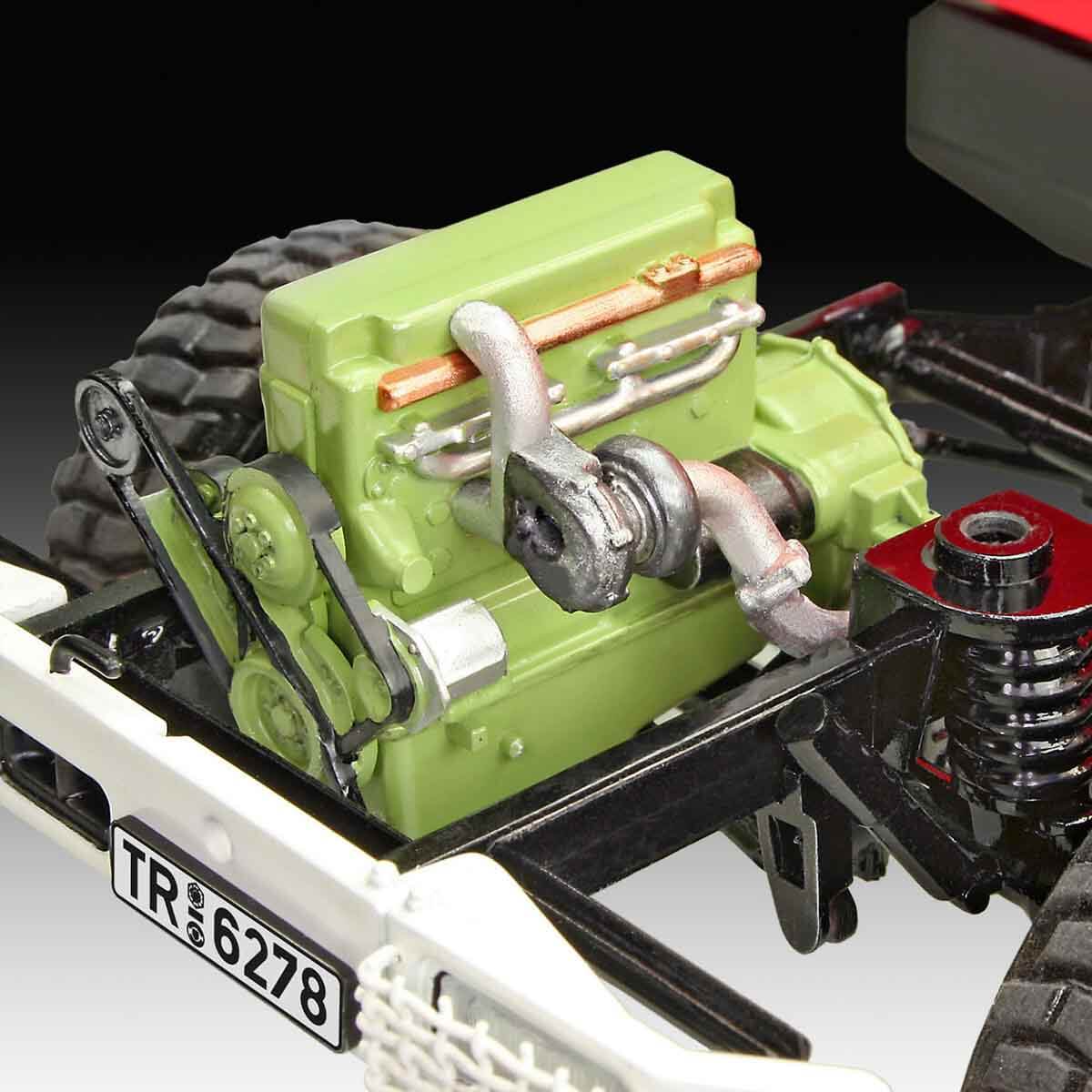 undefined - e14c0_Revell_124_MercedesBenz_Unimog_U1300L_TLF_818_VSA0.jpg