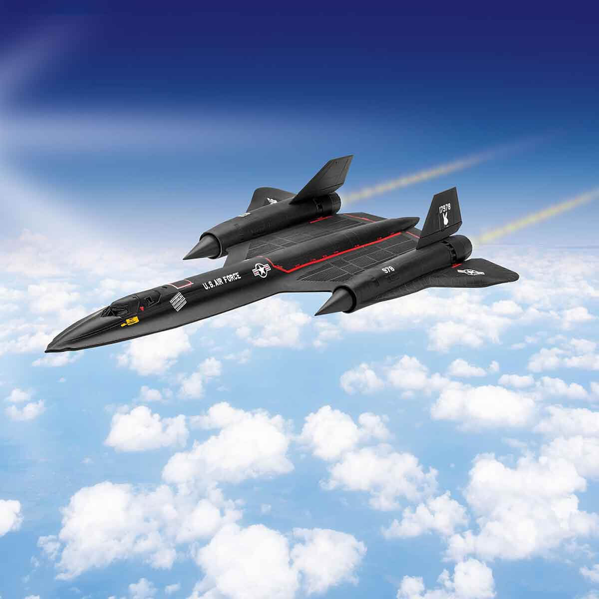 undefined - e2054_Revell_1_110_SR_71_Blackbird_VSU03652.jpg