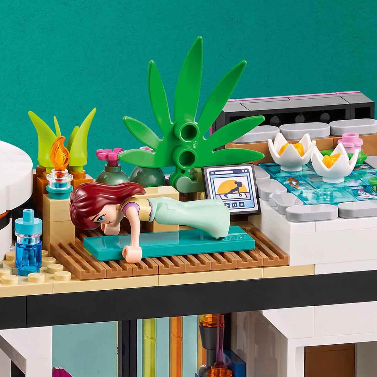 undefined - e2675_LEGO_Friends_Andreanin_Modern_Kosku_42639_.jpg