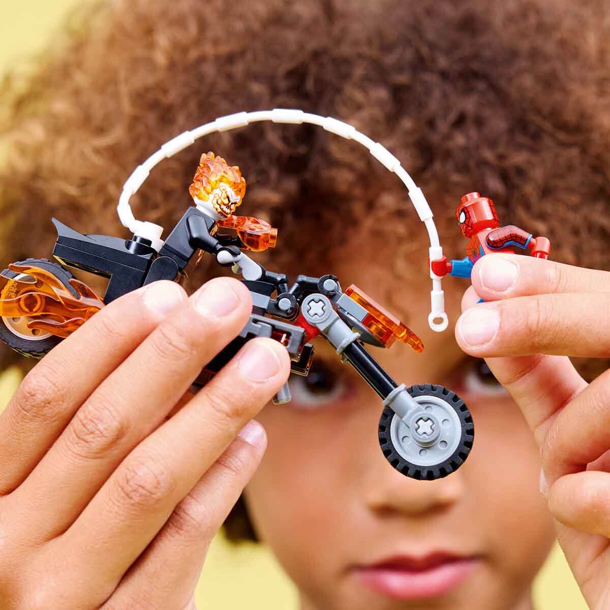 undefined - e308a_LEGO_Marvel_Orumcek_Adam_Ghost_Rider_Motosikletine.jpg