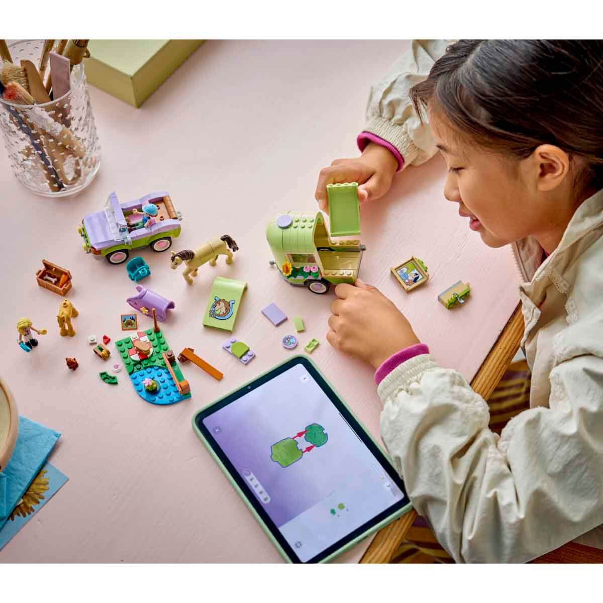 undefined - e3772_LEGO_Friends_At_ve_Tay_Romorku_42695_.jpg