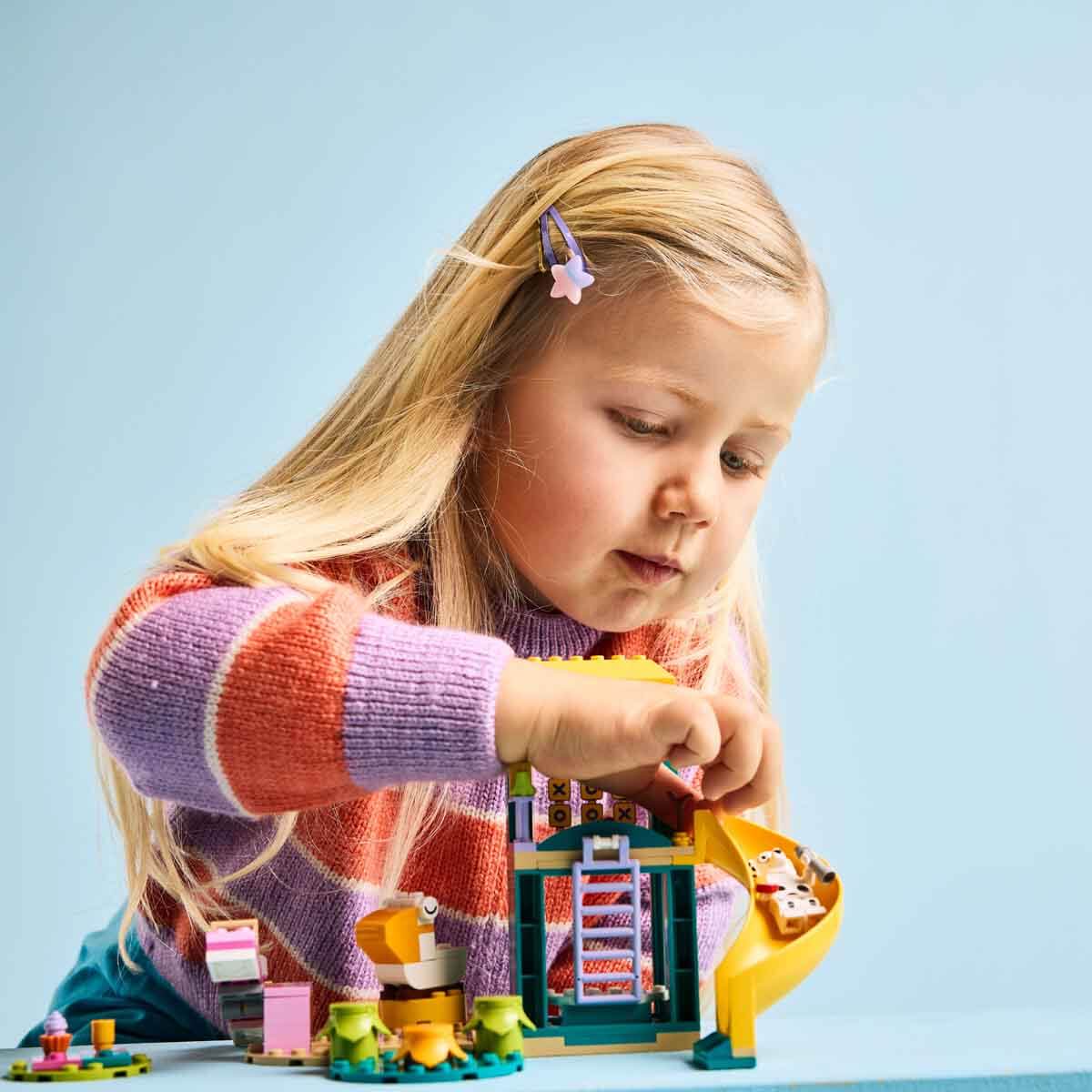 undefined - e388d_LEGO_Bluey:_Bluey_ve_Chloe_ile_Oyun_Parki_Eglences.jpg