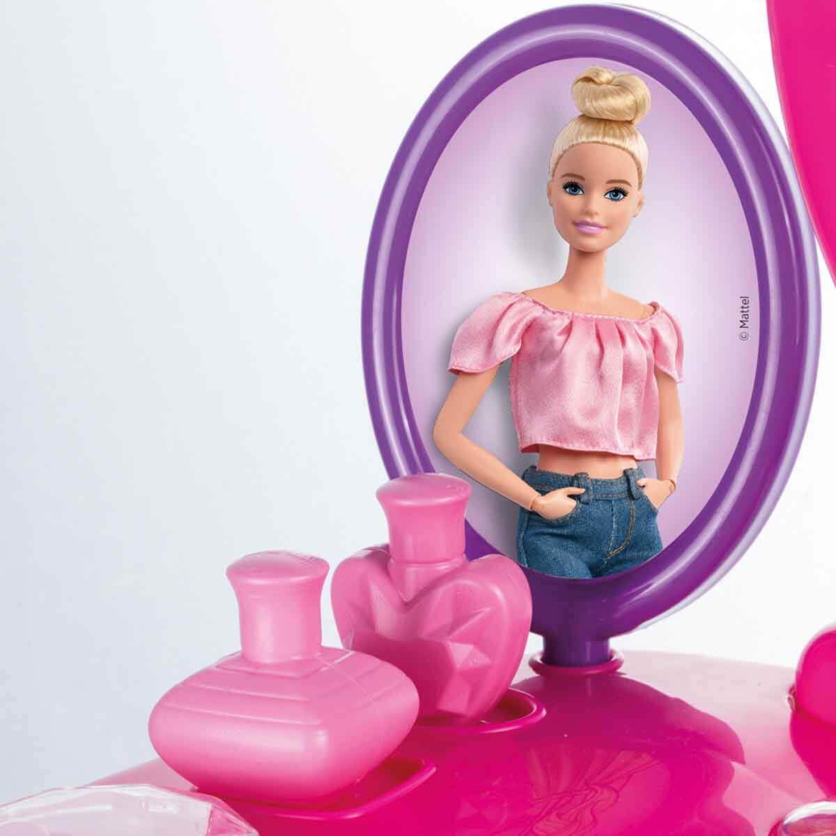 undefined - e4198_Barbie_Ayakli_Makyaj_Masasi_ve_Sandalye_Seti.jpg