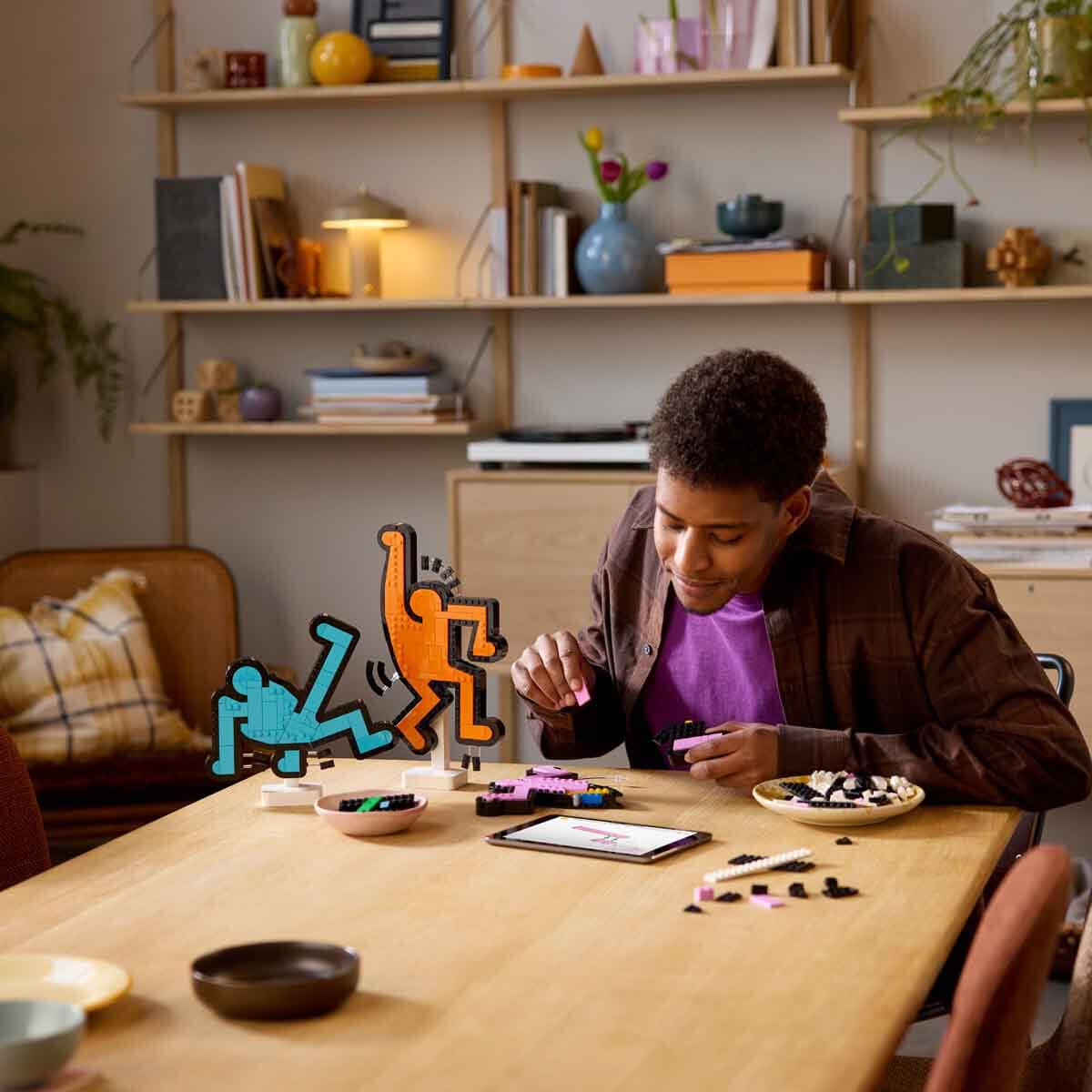 undefined - e4427_LEGO_Art_Keith_Haring_Dans_Eden_Figurler_31216_.jpg