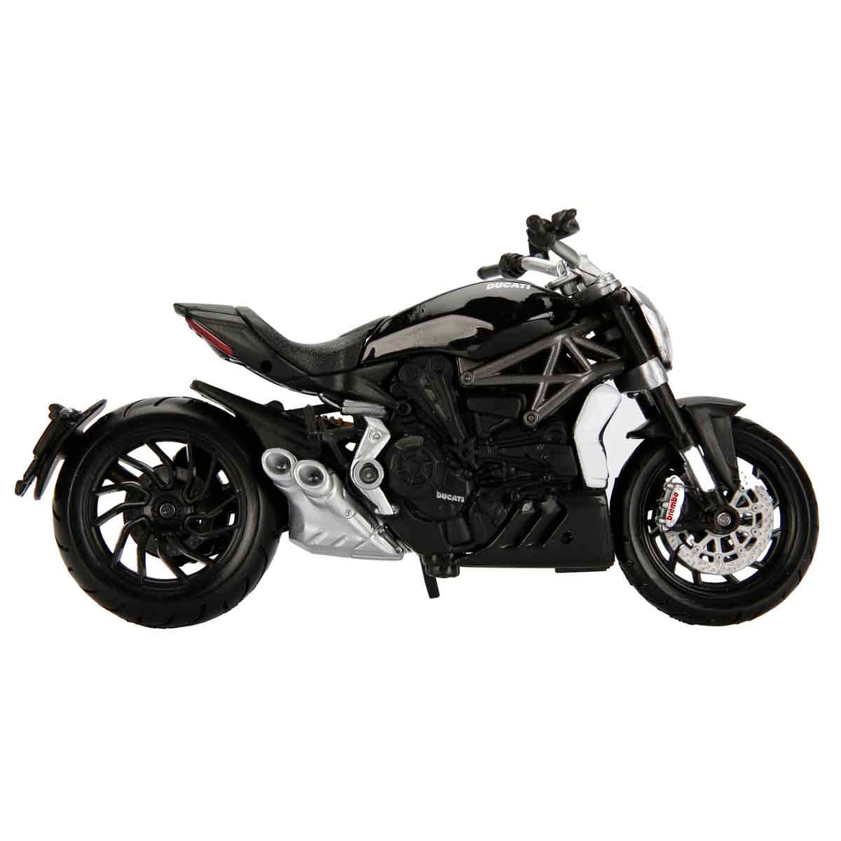undefined - e44c8_1:18_Ducati_Motor.jpg