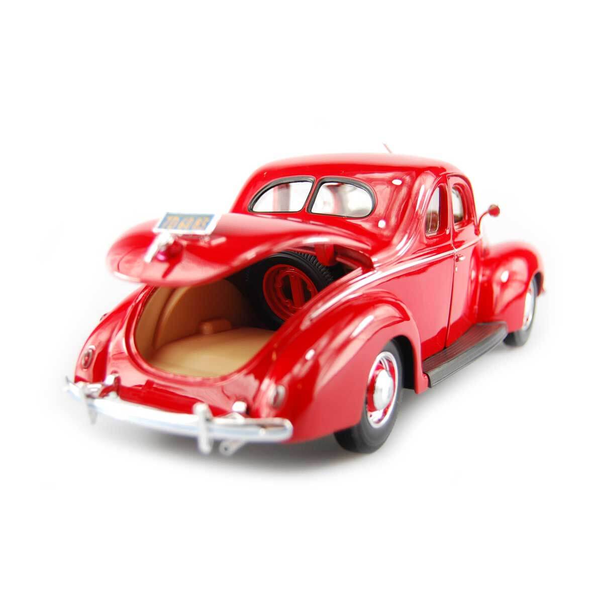 undefined - e4720_1:18_Maisto_Ford_Deluxe_Tudor_1939_Model_Araba.jpg