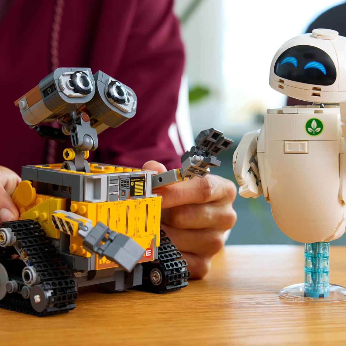 undefined - e5809_LEGO_Disney_ve_Pixar_WALL_E_ve_EVE_43279_.jpg