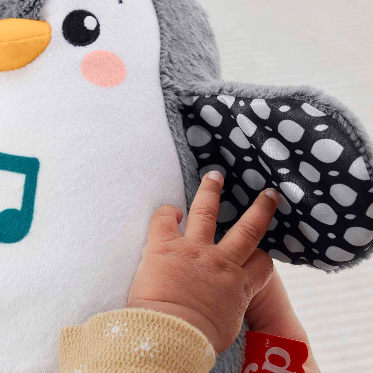 undefined - e7170_Fisher_Price_Flap_ve_Wobble_Penguen_HNC10.jpg