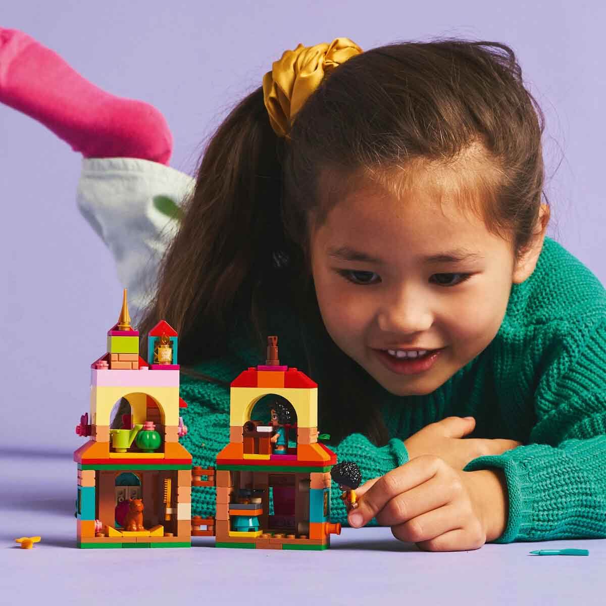 undefined - e756f_LEGO_Disney_Mini_Enkanto_Evi_43261.jpg