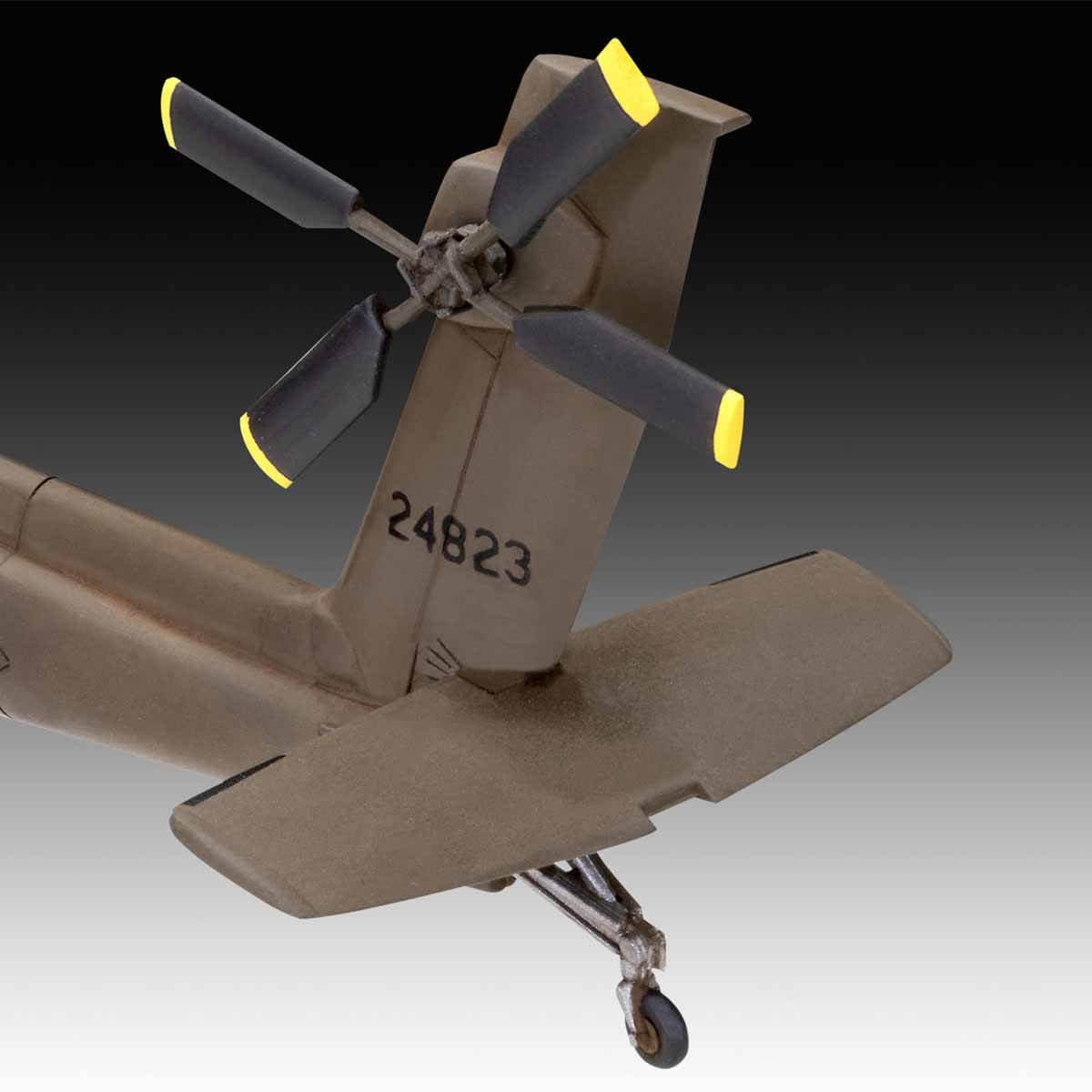 undefined - e8006_Revell_172_AH-64A_Apache_VBU63824.jpg