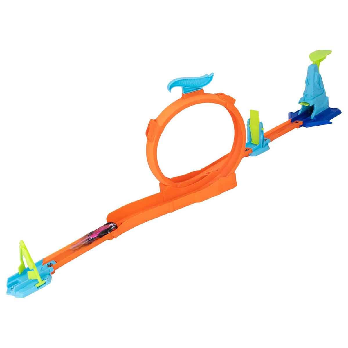 undefined - e8681_Hot_Wheels_Stunt_Trucks_Akrobatik_Yaris_Pisti_Oyun.jpg