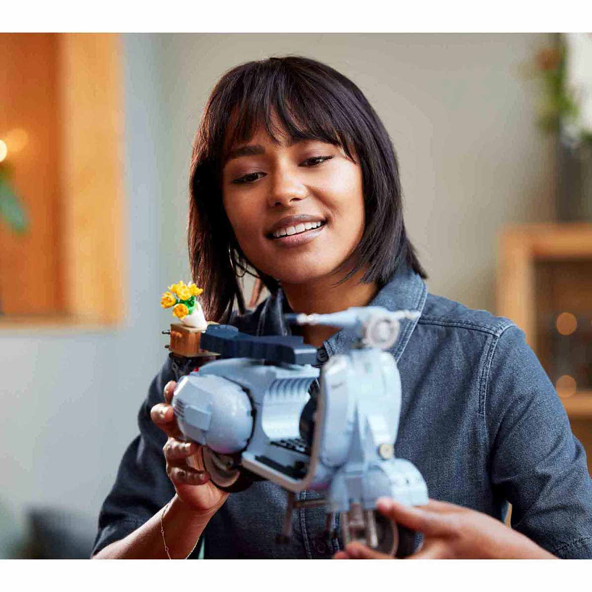 undefined - ec15c_LEGO_Vespa_125_10298.jpg