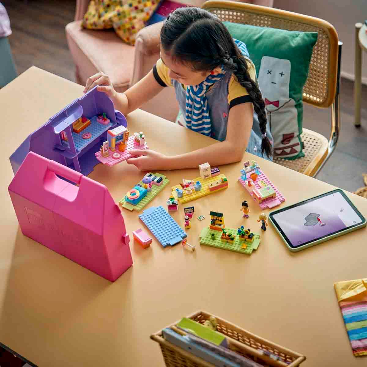 undefined - eda3f_LEGO_Friends_Yaratici_Bebek_Evi_Bavulu_Yapim_Seti.jpg