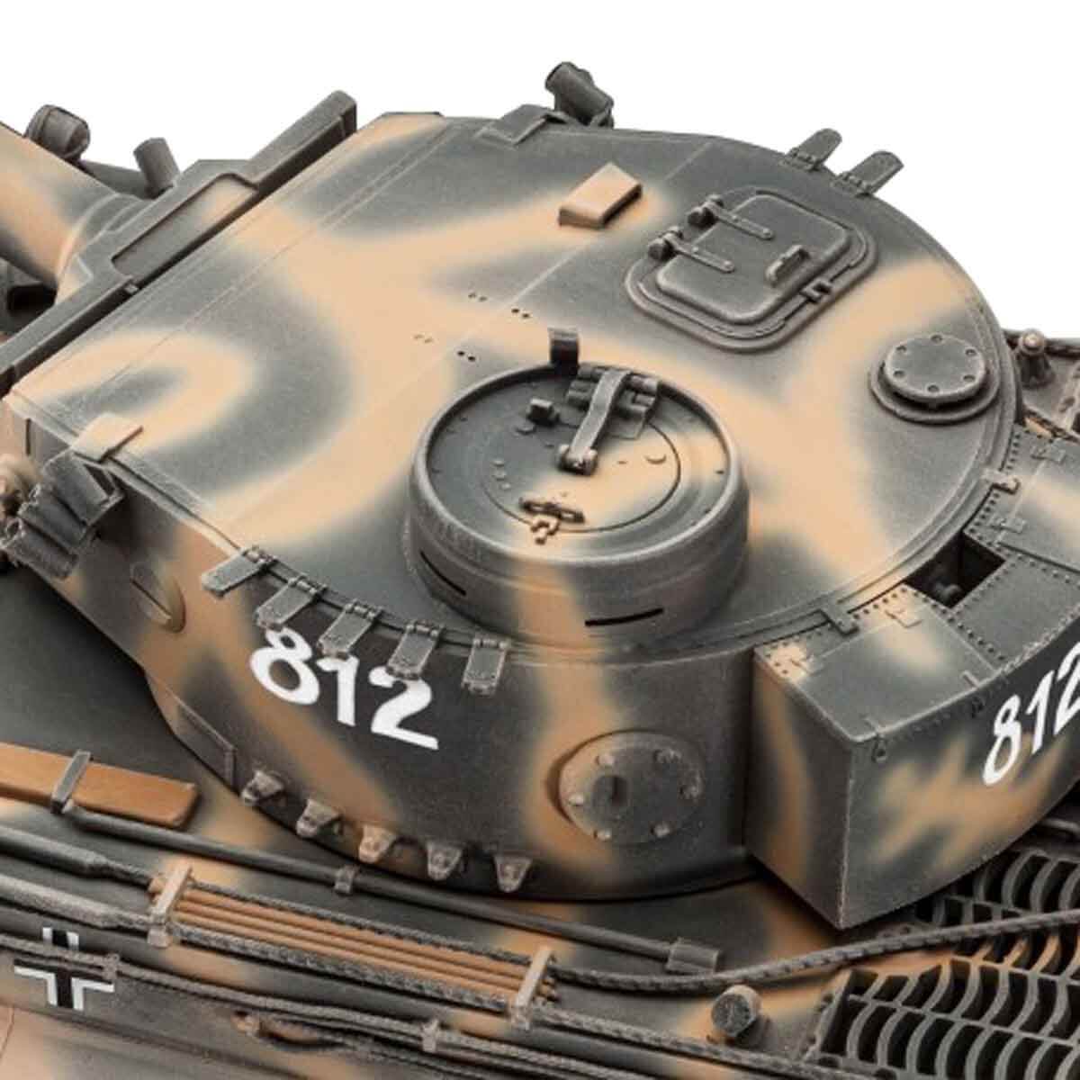 undefined - ee993_Revell_1_35_75_Yil_Tiger_VG05790.jpg