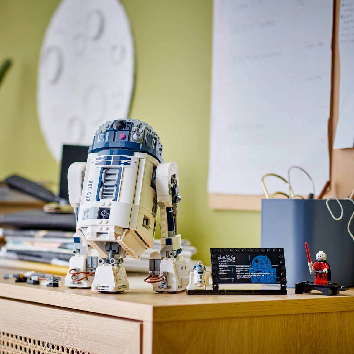 undefined - eedf6_LEGO_Star_Wars_R2_D2_75379_.jpg
