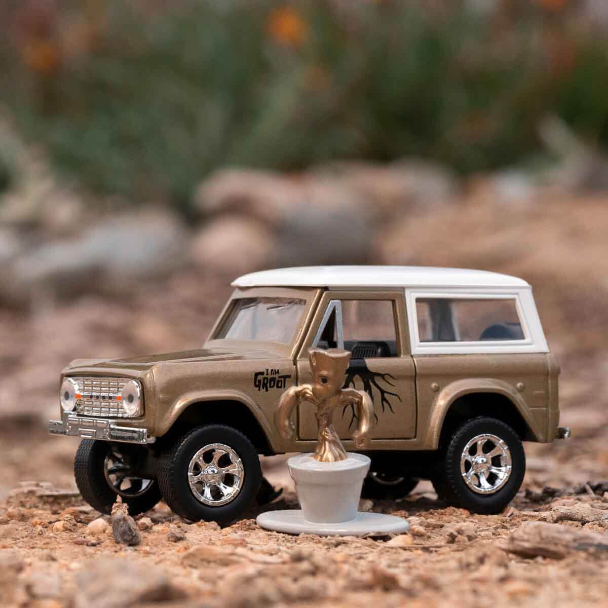 undefined - ef819_1_32_1973_Ford_Bronco_Model_Araba_ve_Groot_Figur.jpg