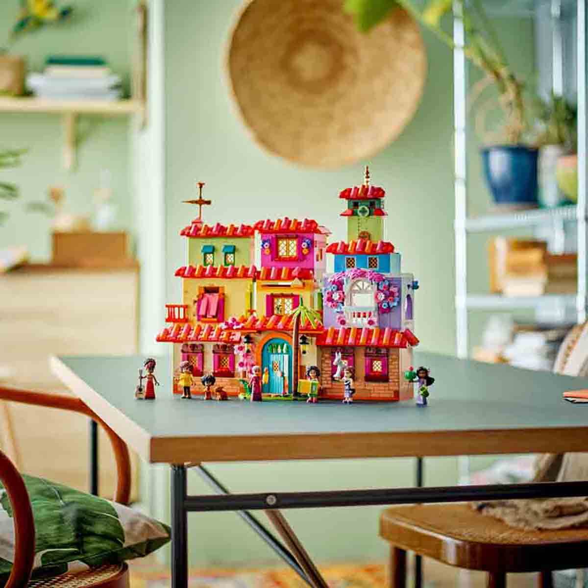 undefined - f1967_LEGO_Disney_Enkanto_Sihirli_Madrigal_Evi_43245_.jpg