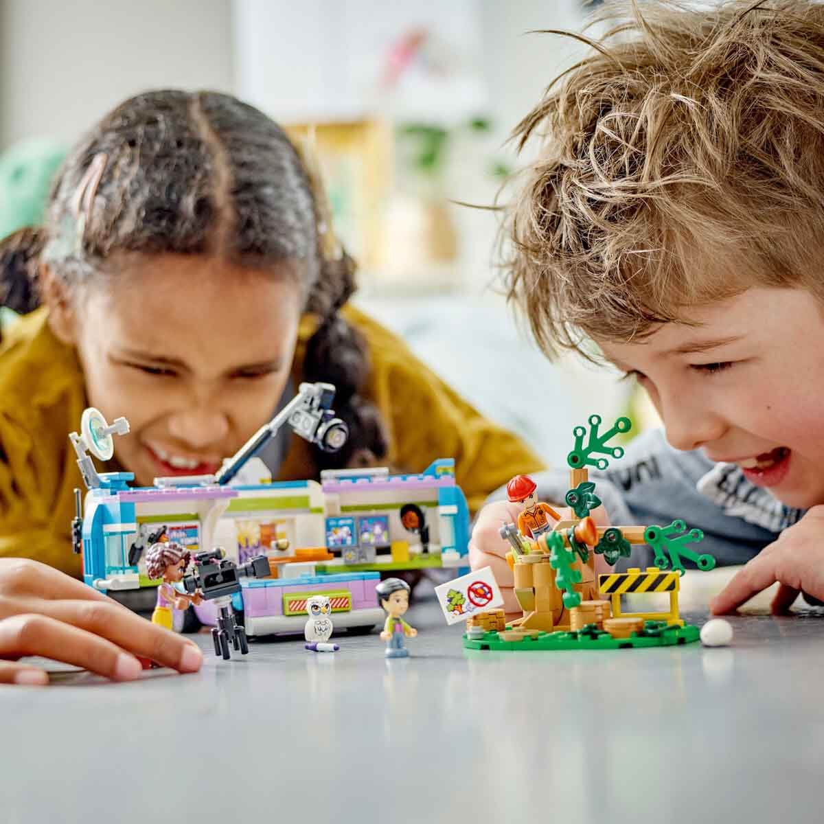 LEGO Friends Canlı Yayın Aracı 41749 - 6 Yaş ve Üzeri Çocukların