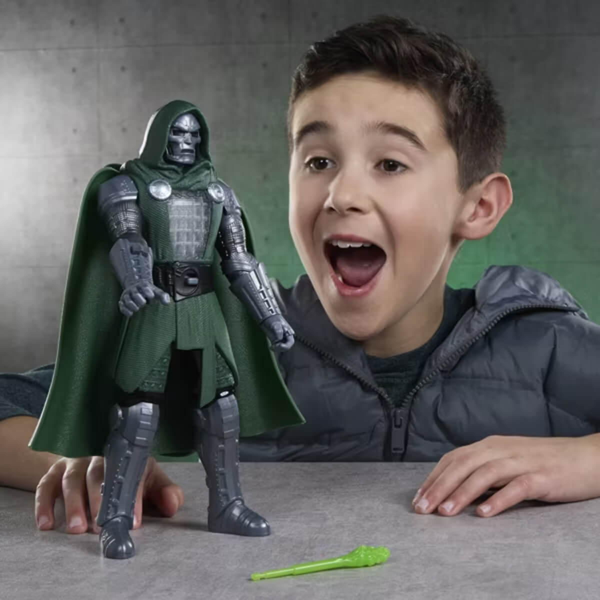 undefined - f37db_Isikli_Marvel_Avengers_Doomsday_Doctor_Doom_Figuru.jpg