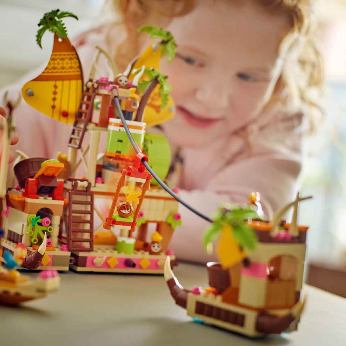 LEGO Disney Moana 2 Kakamora Gemisi 43258 - 7 Yaş ve Üzeri
