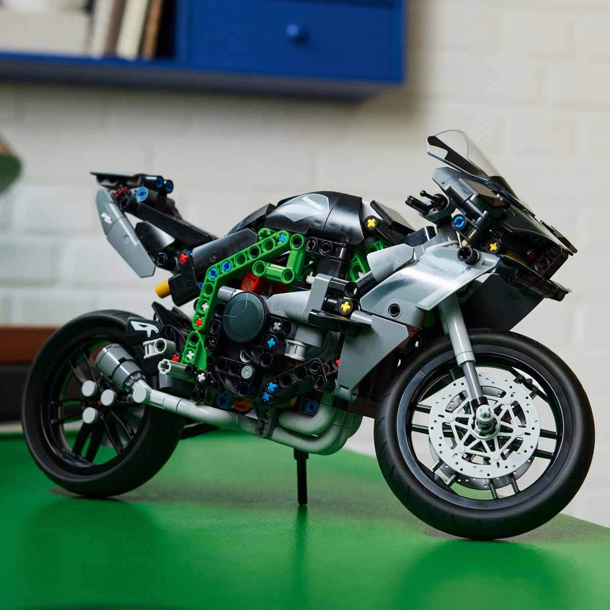 undefined - f73bc_LEGO_Technic_Kawasaki_Ninja_H2R_Motosiklet_42170_.jpg