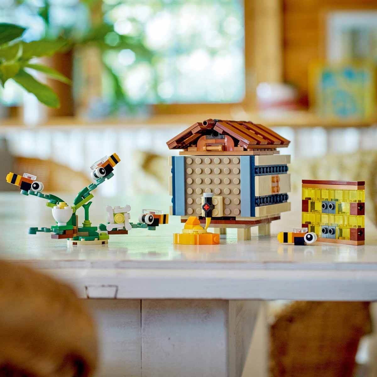 undefined - f94e7_LEGO_Creator_3_u_1_Arada_Kus_Evi_31143_.jpg
