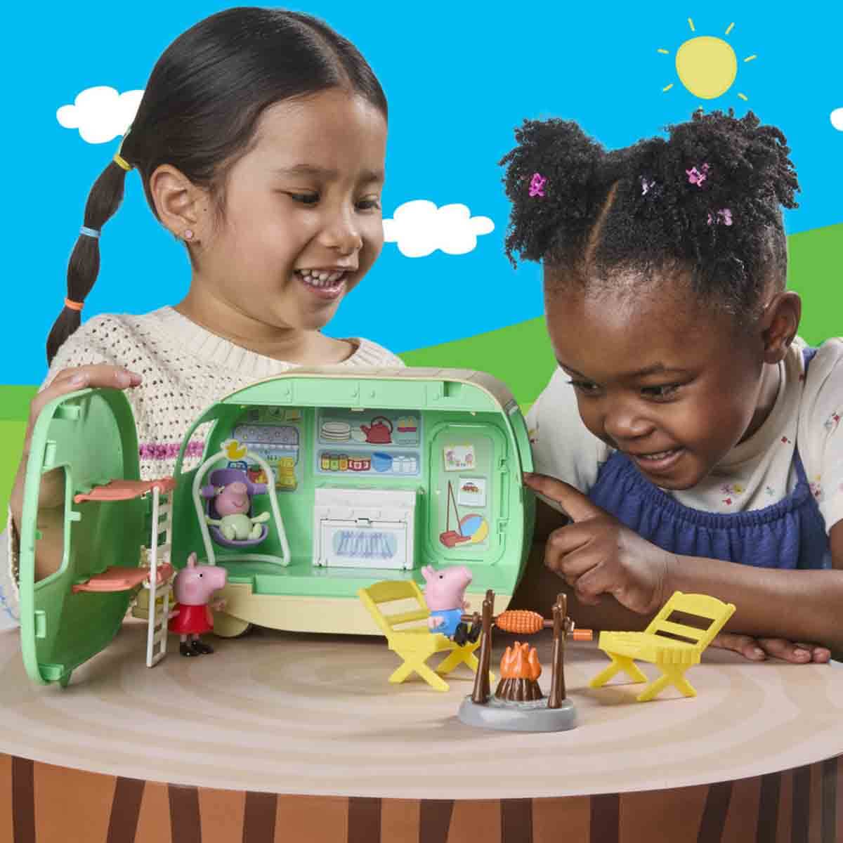 undefined - f9d5e_Peppa_Pig_Three_Little_Piggies_Karavan_Oyun_Seti.jpg
