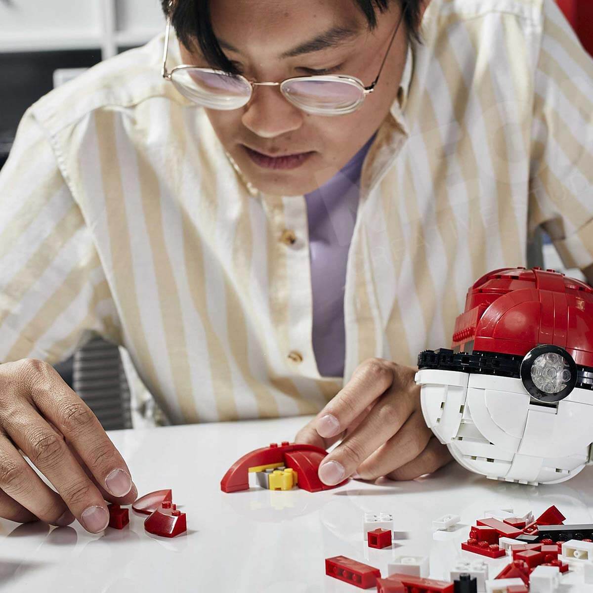 undefined - f9e31_Mega_Pokemon_Jumbo_Poke_Ball_HBF53.jpg