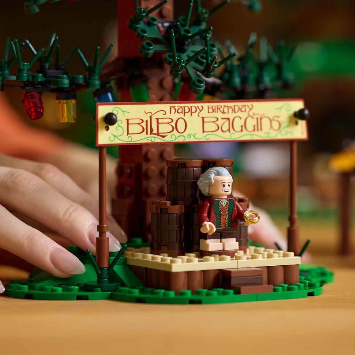 undefined - fb226_LEGO_Icons_Yuzuklerin_Efendisi_Shire_10354_.jpg