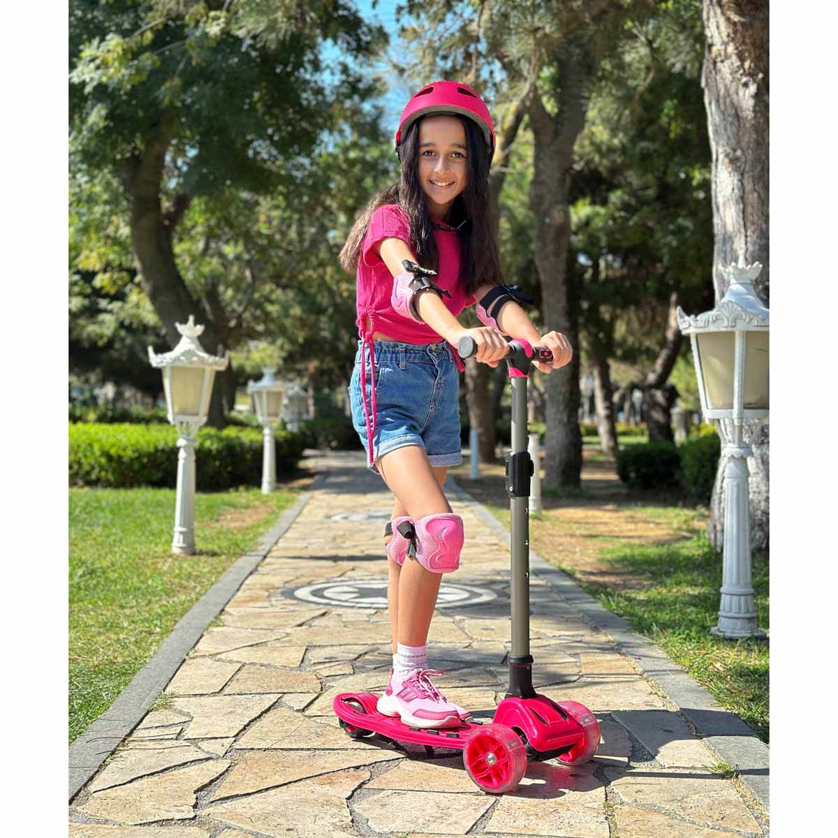 undefined - fb6b4_Cool_Wheels_3_Tekerlekli_Isikli_Maxi_Scooter_Pembe.jpg