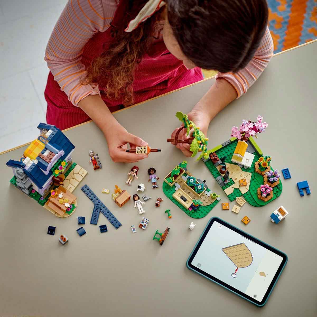 undefined - fd344_LEGO_Friends_Aricilarin_Evi_ve_Cicek_Bahcesi_42669.jpg