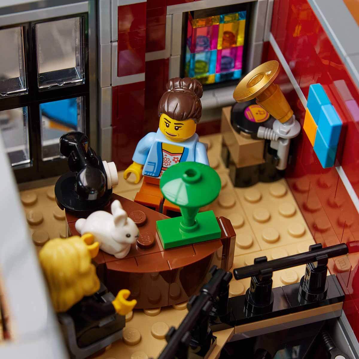 undefined - ffb0a_LEGO_Icons_Caz_Kulubu_10312.jpg